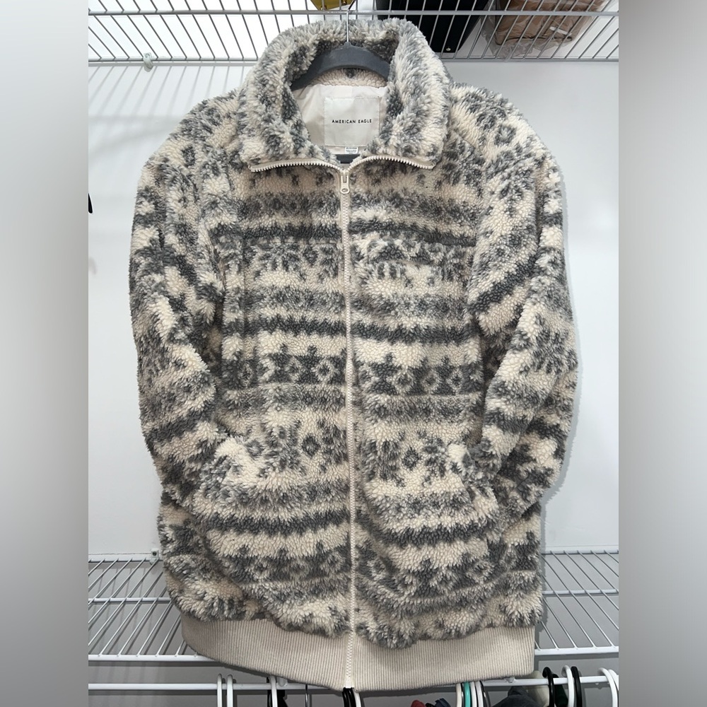 American Eagle Oversized Sherpa Zip Jacket in Cream and Gray